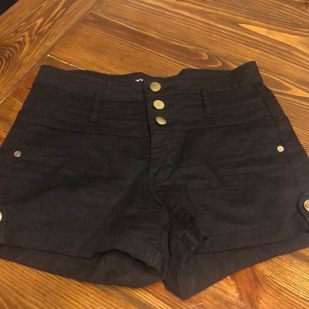 Refuge Junior Black Shorts Size 4